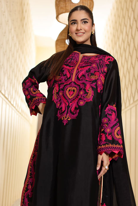 Noire Shirt and Pants