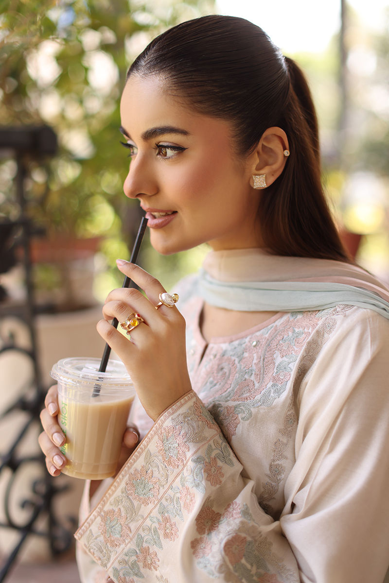 Picture of Ivora Shirt and Shalwar