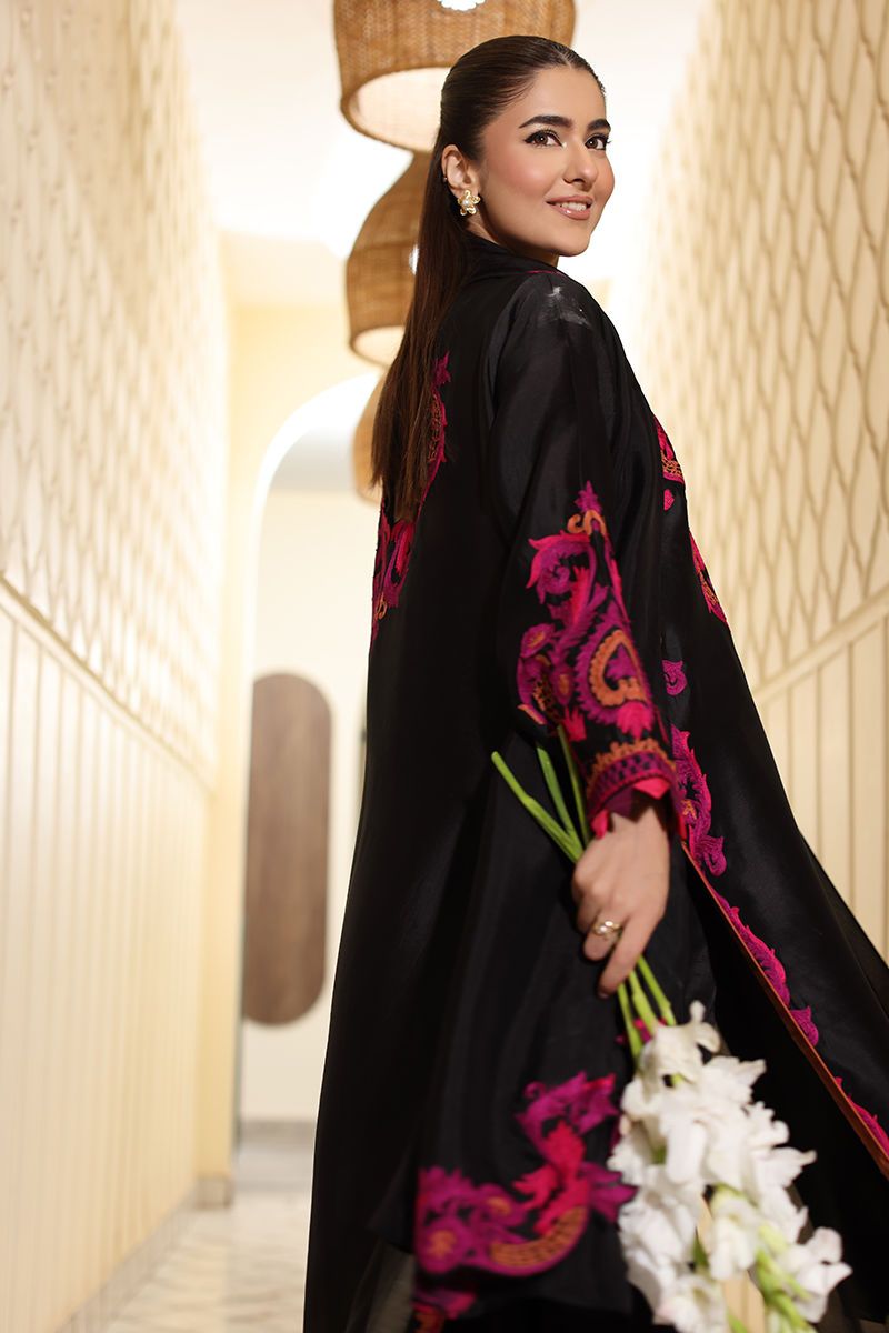 Picture of Noire Shirt and Pants