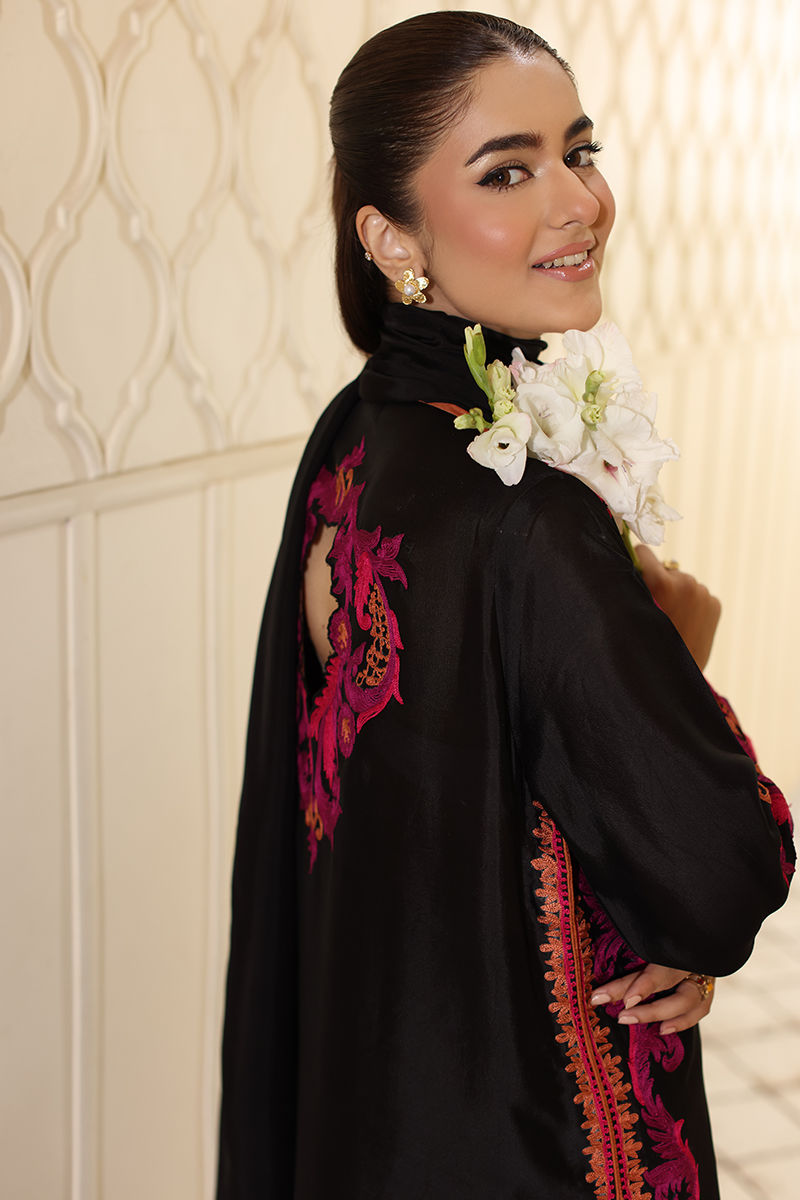 Picture of Noire Shirt and Pants